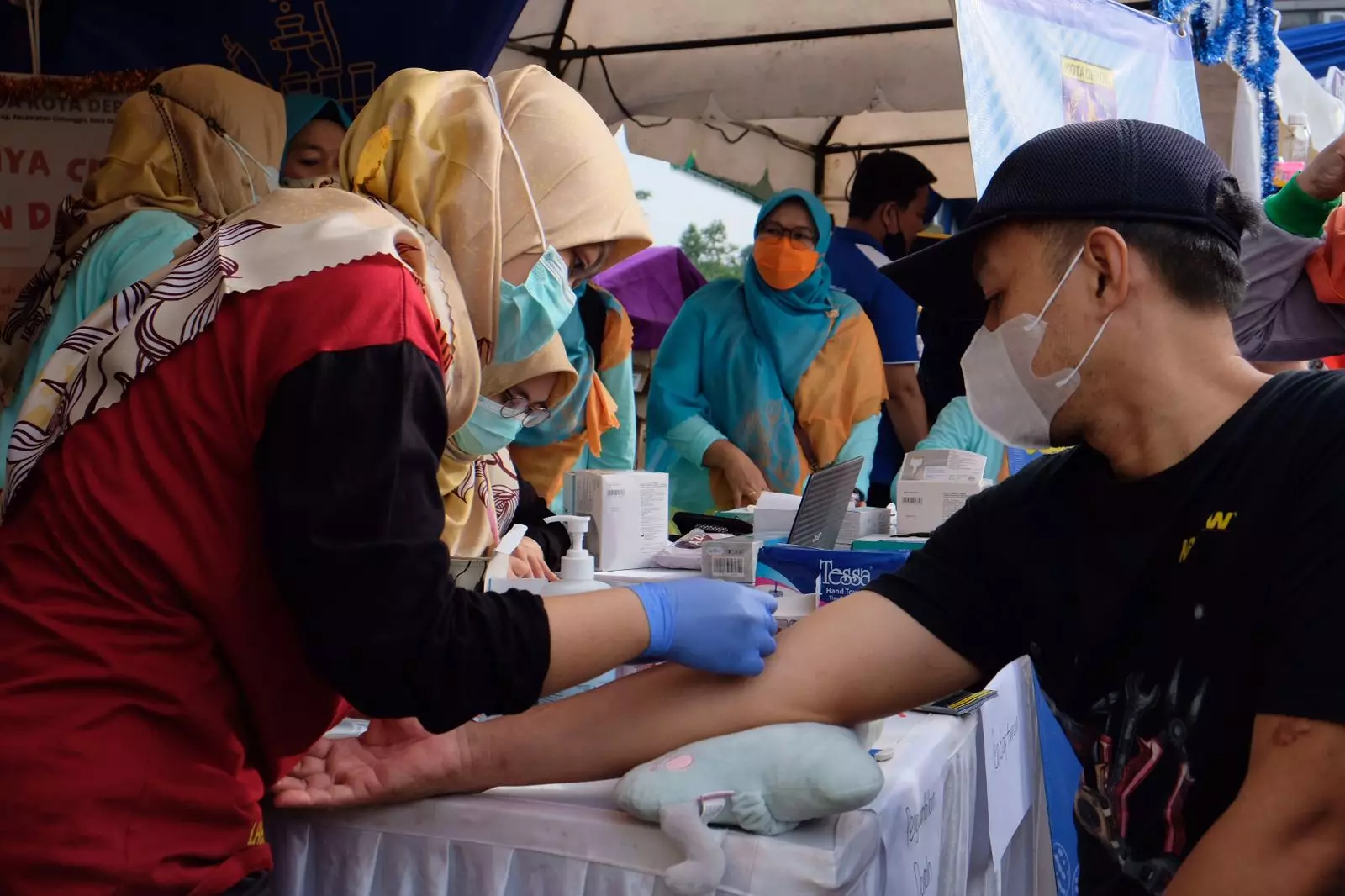 Semarak HKN ke-58, Stan Dinkes dan Labkesda Diserbu Pengunjung Alun-Alun