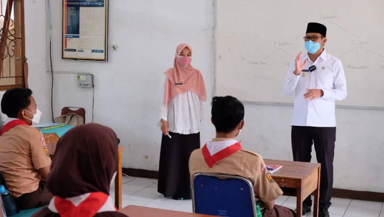 Wakil Wali Kota Tinjau Simulasi PTMT di SMPN 2 Depok