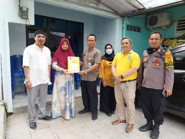 Disdukcapil Depok Antarkan Langsung Akta Kematian ke Rumah Korban Meninggal Siswa SMP IT Al Hikmah