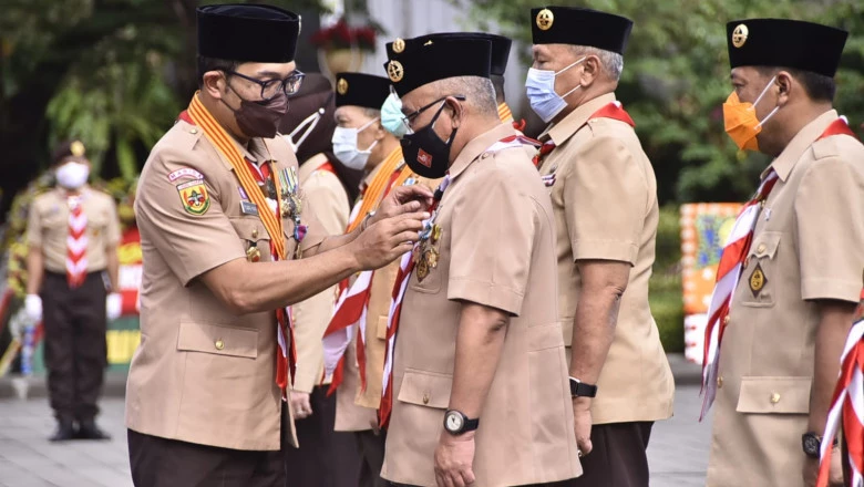 Aktif Gerakan Pramuka, Wali Kota Depok Diganjar Penghargaan Panca Warsa