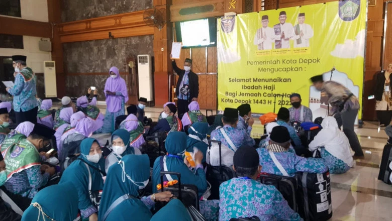 Menunggu 10 Tahun, Ibrohim Bersyukur Bisa Berangkat ke Tanah Suci