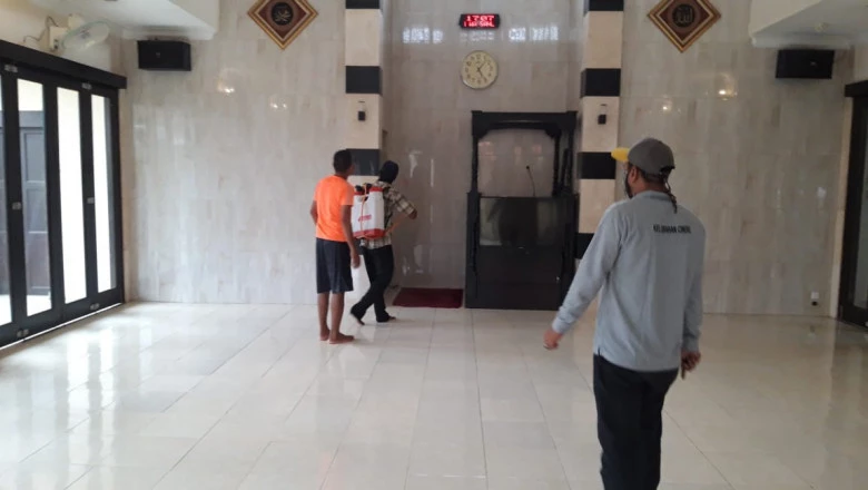 Tekan Penyebaran Covid-19, Empat Sarana Ibadah di Cinere Disemprot Disinfektan