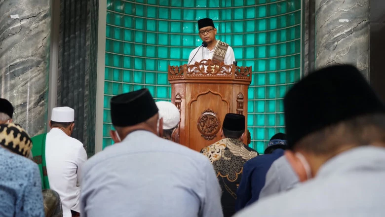 Khutbah Jumat : Wakil Wali Kota Depok Ingatkan Kewajiban Mengimani Alam Kubur