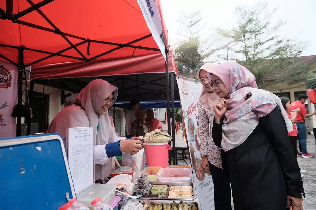 Elly Farida Kunjungi Stan UMKM Kul-Ind