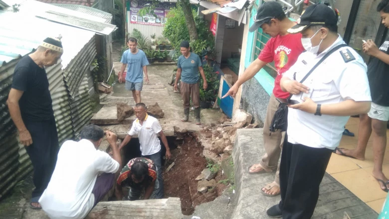 Lurah Kemirimuka  Gerak Cepat Tangani Jaling Ambrol RW 18