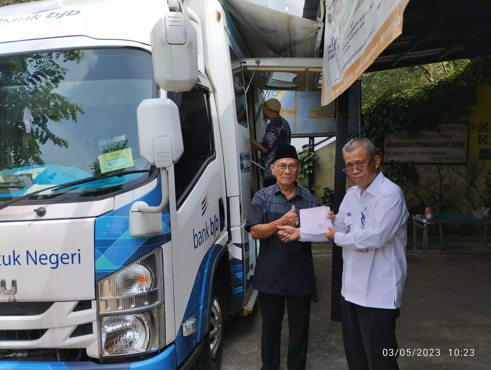 Antusiasme Warga Pangkalan Jati Baru Manfaatkan Layanan Bayar PBB di Kantor Kelurahan