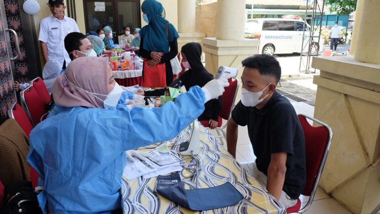 Gebyar Vaksinasi Kecamatan Sawangan Dosis Kedua Berhasil Vaksin 5.460 Warga