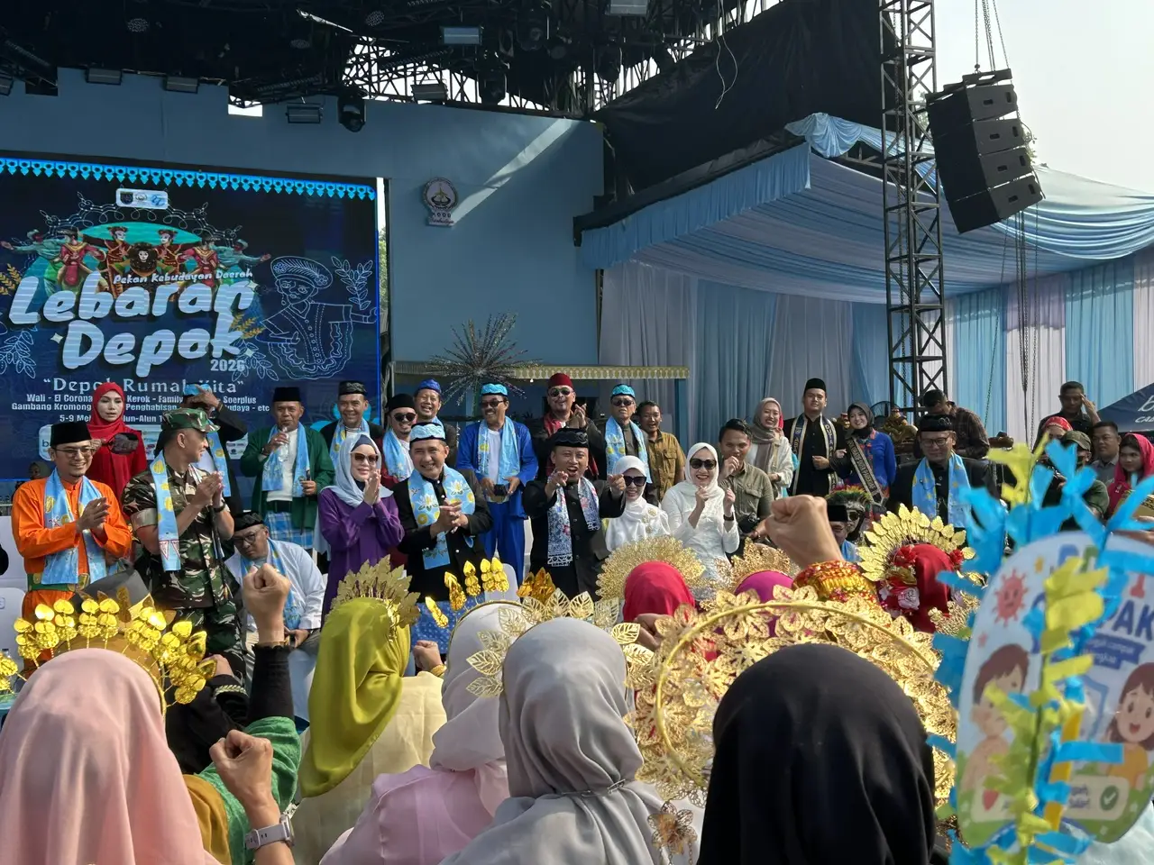 Diikuti Ribuan Peserta, Supian Suri Sambut Arak-Arakan Budaya Lebaran Depok 2026
