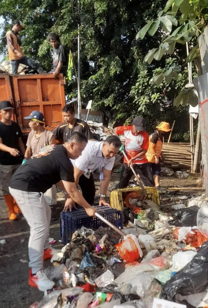Wali Kota Depok Sidak TPS Liar di Jalan Raya Bogor KM 30, Langsung Ditutup