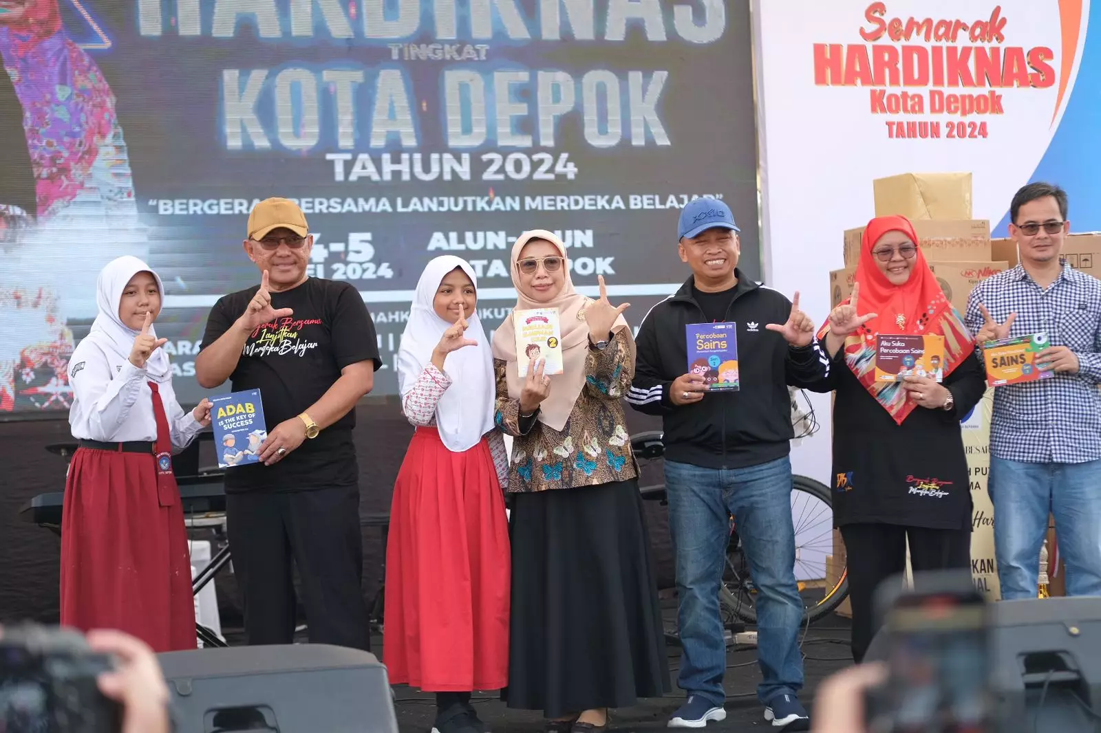 Diskarpus Terima Ratusan Buku dari Disdik Depok, Tingkatkan Literasi Membaca