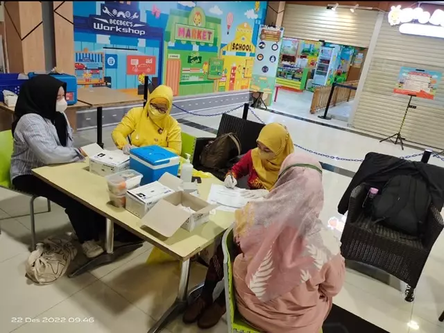 Buka Vaksinasi Covid-19 di Dmall, Dinkes Depok Berhasil Suntik 172 Orang