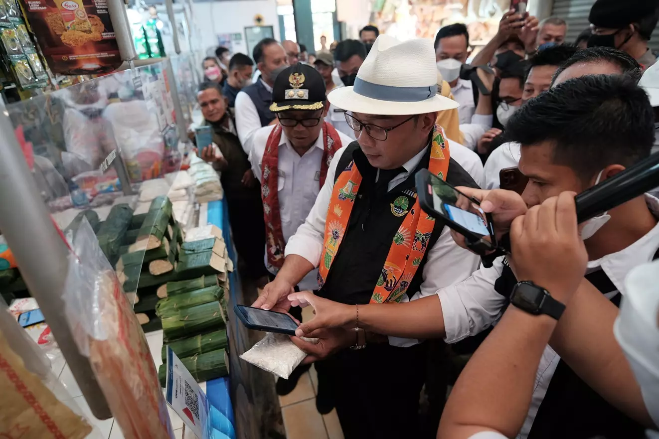 Gubernur Jawa Barat Kunjungi Pasar Sukatani