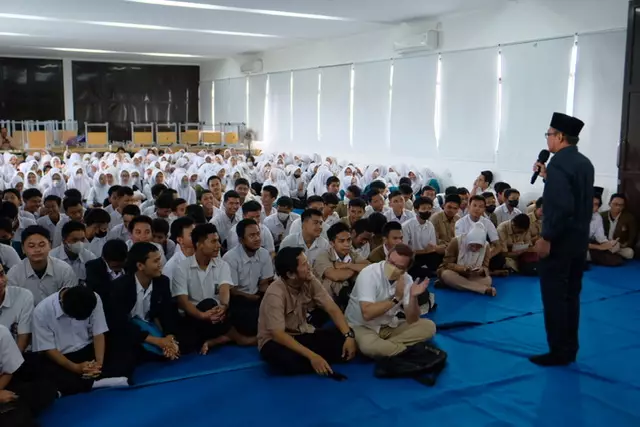 Wakil Wali Kota Hadiri Pesantren Kilat Ramadan di SMKN 3 Depok