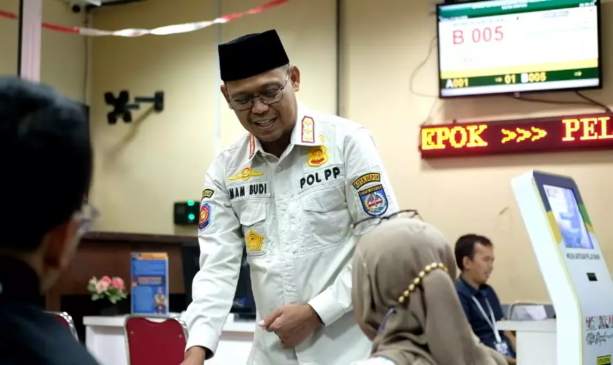 Sidak Pelayanan Publik di Dibaleka II Kota Depok, Bang Imam Pastikan Tak Ada Calo