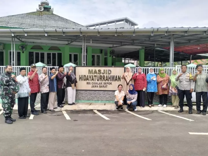 Kenalkan Eco Masjid, Lurah Cisalak Apresiasi Pelaksanaan PKM Universitas Trisaksi
