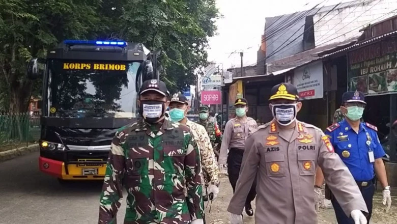 Minimalisir Penyebaran Corona, Penyemprotan Disinfektan Juga Menyasar Pasar Tradisional