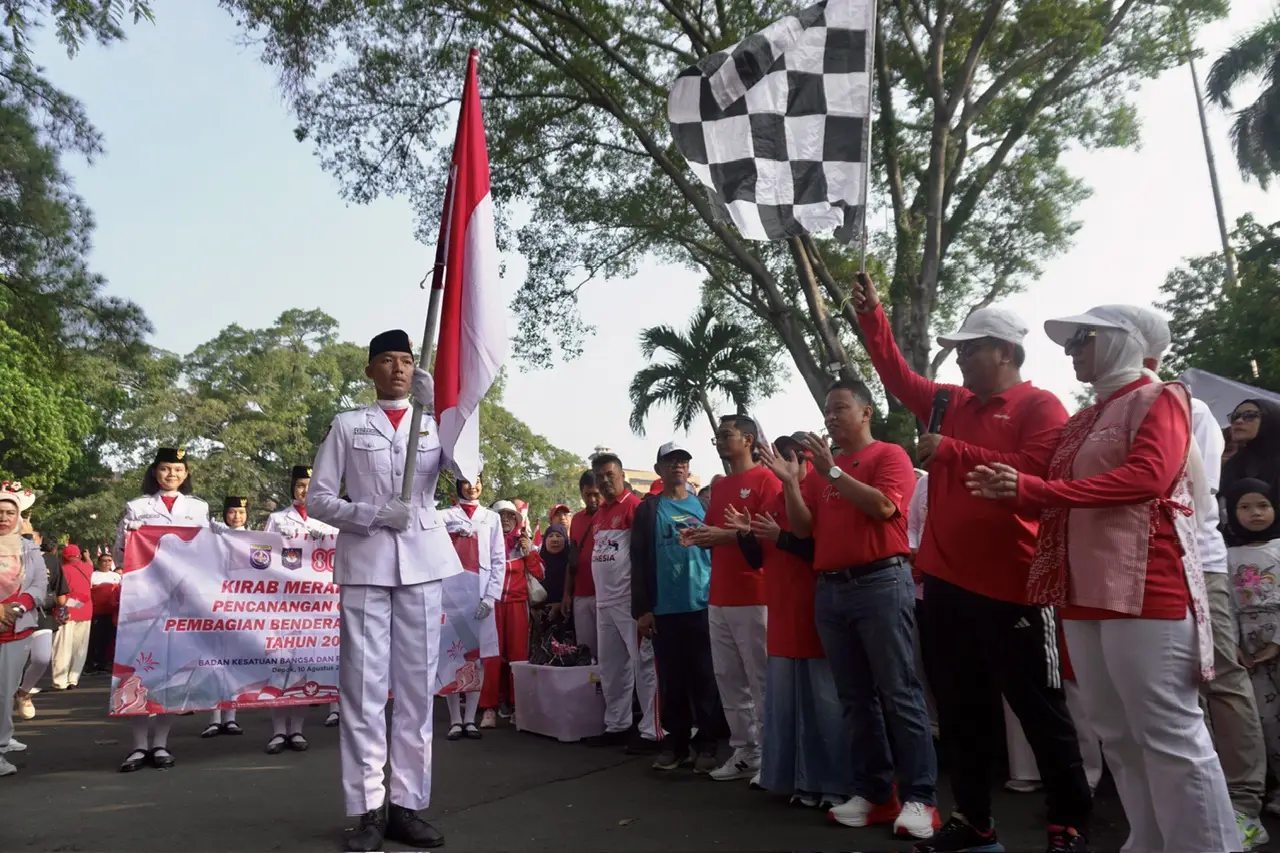 Semarakkan HUT ke-80 RI, Kirab Bendera Merah Putih Ramaikan CFD