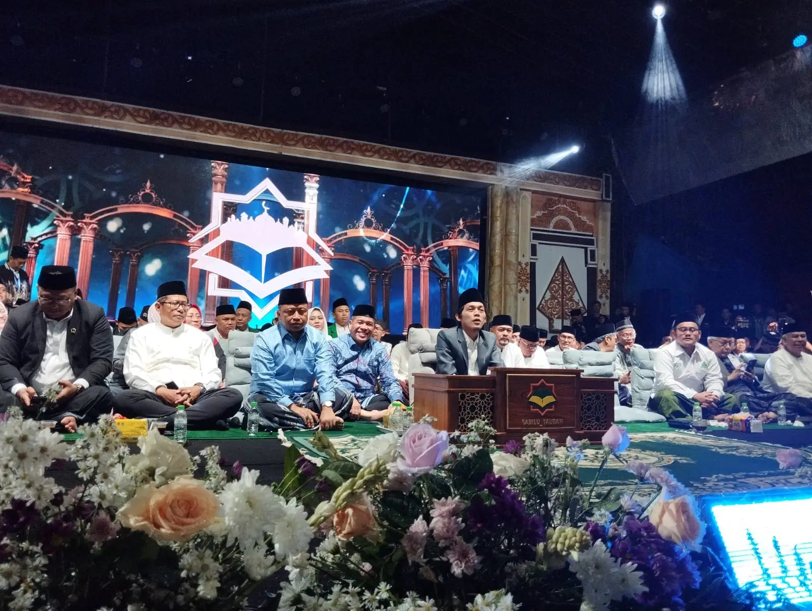 Perdana Ceramah di Depok, Gus Iqdam: Masya Allah Luar Biasa dan Istimewa