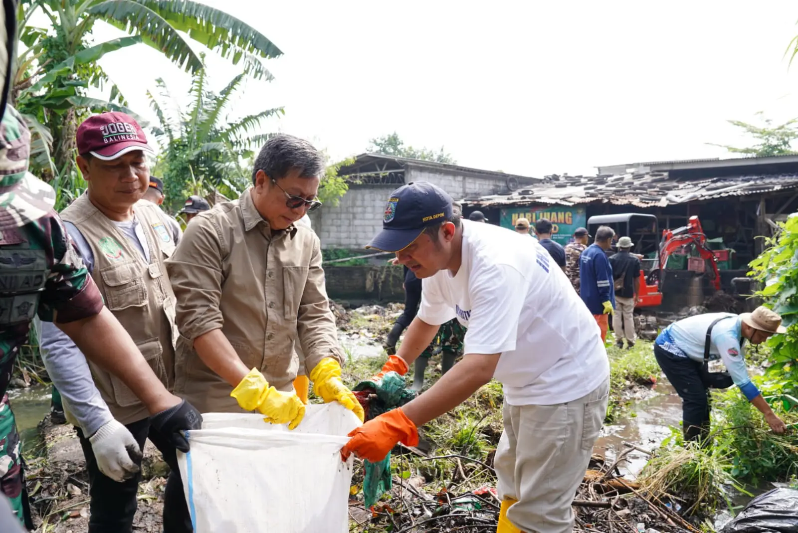 Kolaborasi Pusat dan Pemkot Depok Mampu Turunkan 41 Ton Sampah di Kali Cipinang