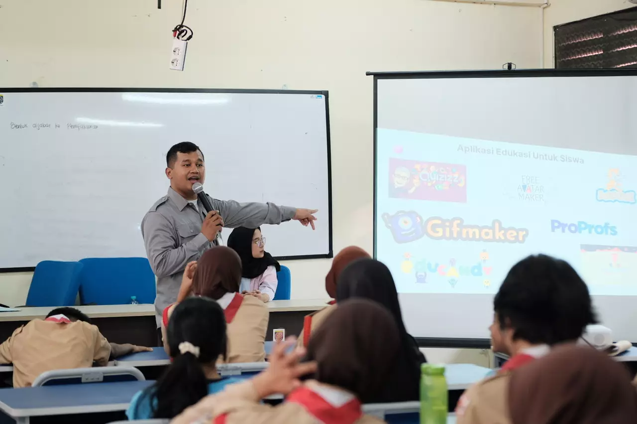 Diskominfo Sosialisasikan Internet Sehat di SMP Negeri 29 Depok