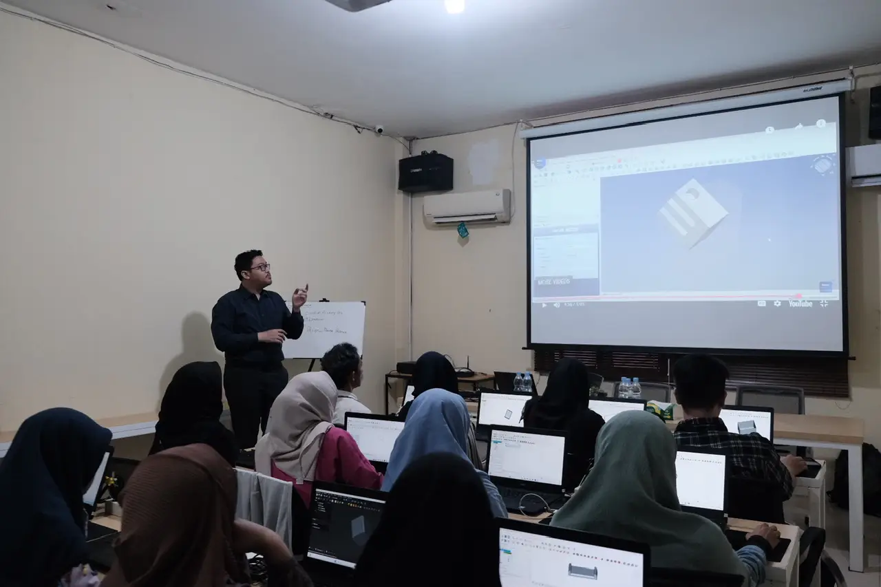 Puluhan Peserta Ikuti Pelatihan Desain Grafis Disnaker Depok, Dibekali Materi 3D