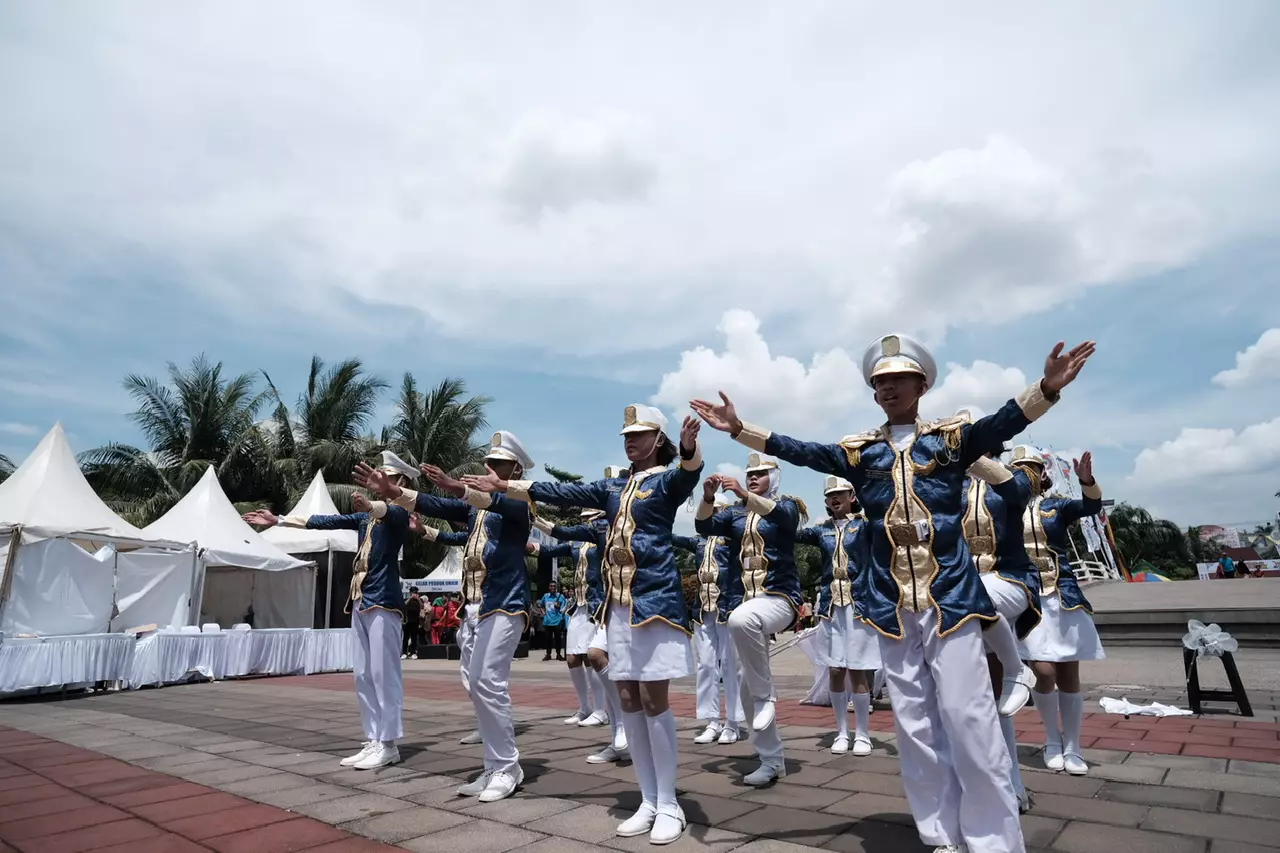 SMPN 21 Tampilkan Kemampuan Baris-Berbaris di Acara Puncak Hari Jadi ke-25 Kota Depok