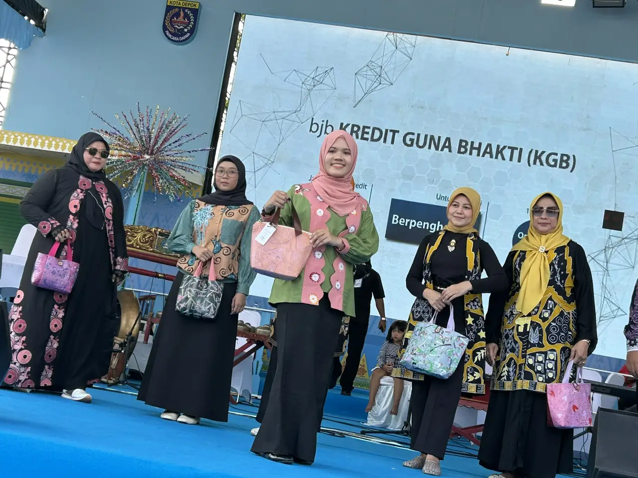 Meriahkan Panggung Lebaran Depok 2026, Dekranasda Tampilkan Kerajinan Ramah Lingkungan