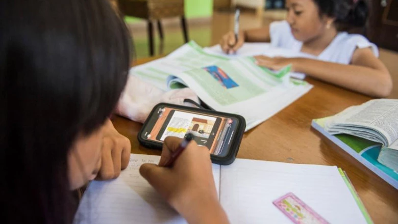 Penyediaan Wifi Gratis untuk PJJ Disambut Antusias Warga RW 07 Serua