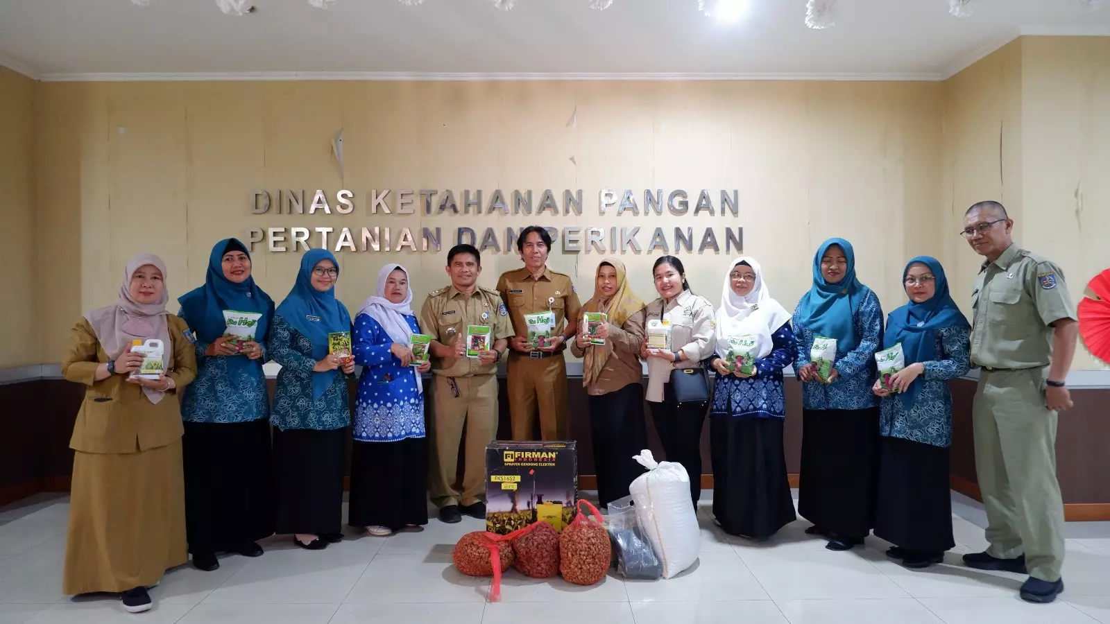 Kelurahan Kukusan Dapat Bantuan Benih Sayur dari Jabar