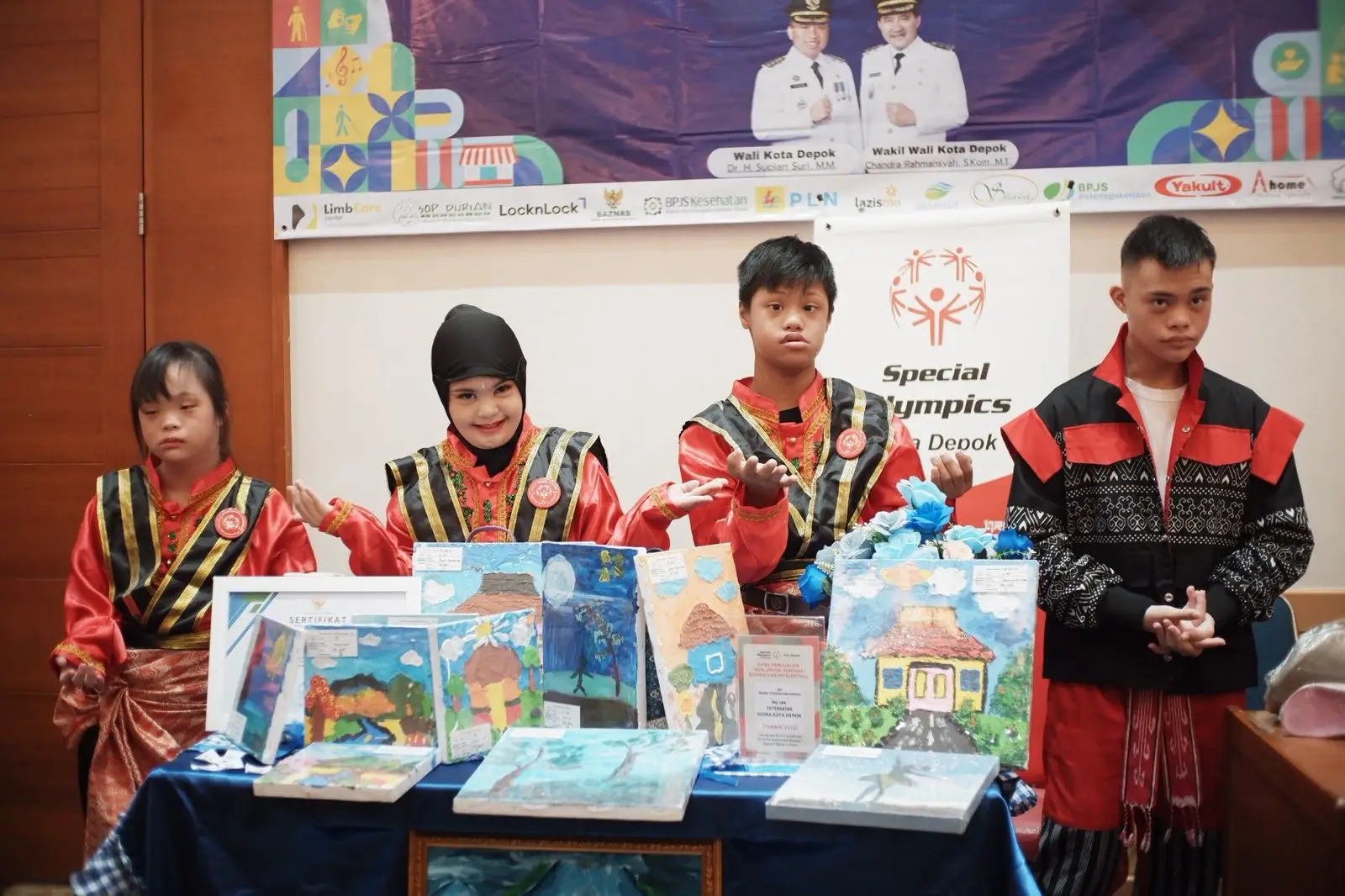 Momen  Peringatan Hari Disabilitas Internasional 2025, Berbagai Karya Lukisan hingga Kain Batik Dipamerkan