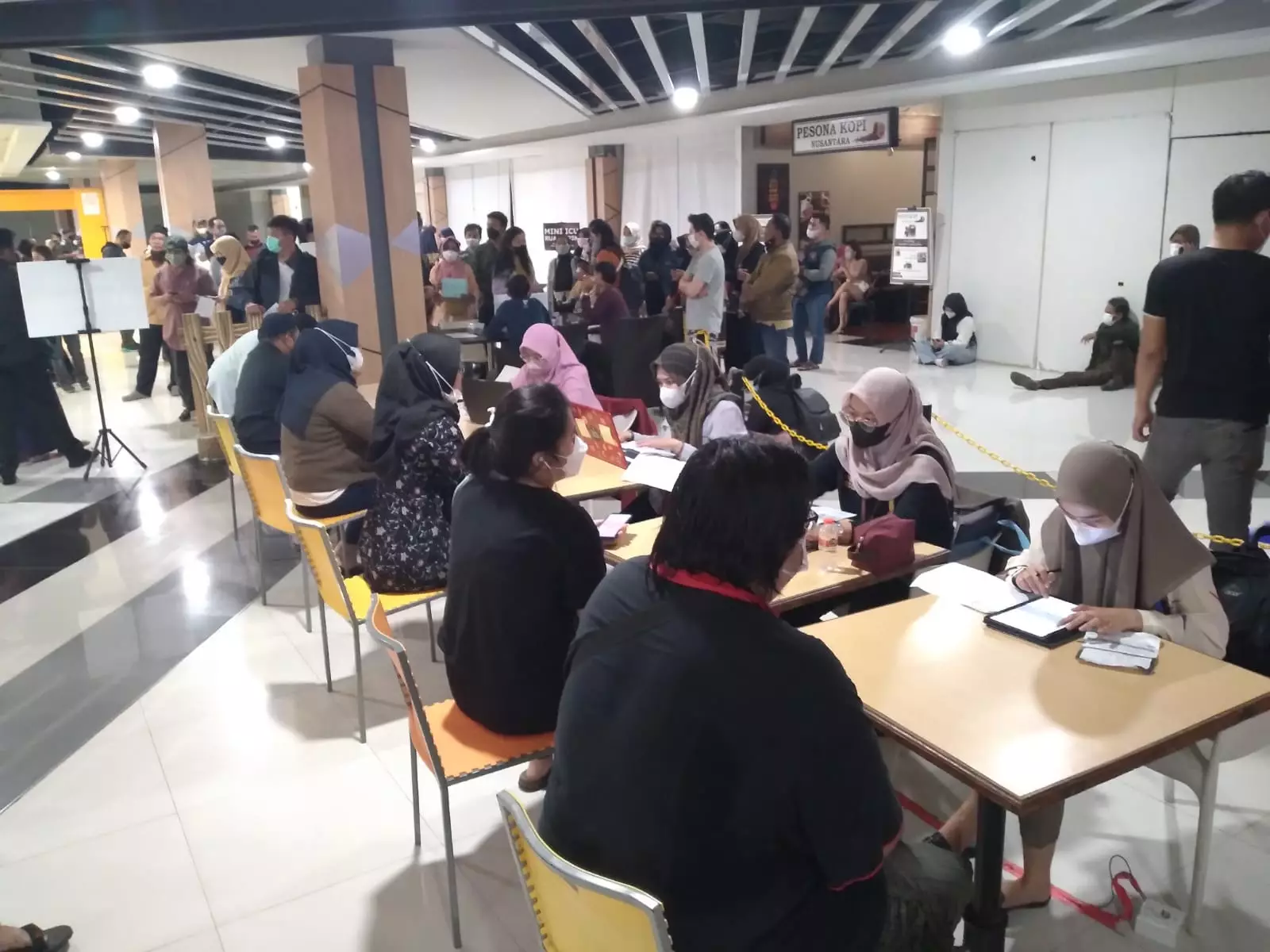 Buka Vaksinasi Covid-19 di Dmall, Dinkes Depok Berhasil Suntik 465 Orang