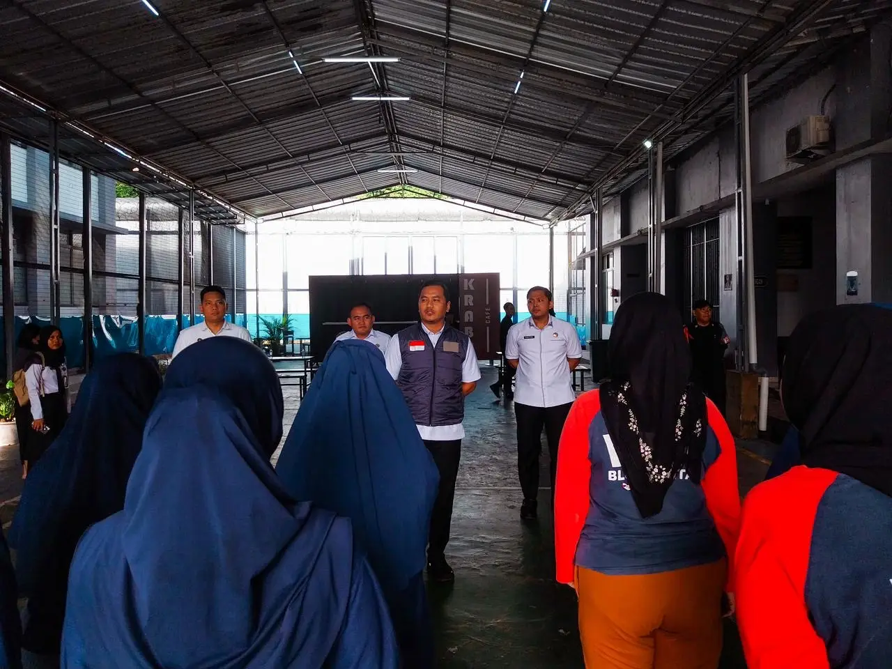 Rutan Depok Pindahkan 15 WBP Wanita ke Bandung, Pengawalan Ketat Dilakukan