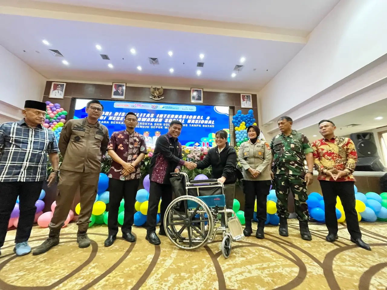 Peringati Hari Disabilitas Internasional 2025, Pemkot Depok Berikan Sejumlah Alat Bantu