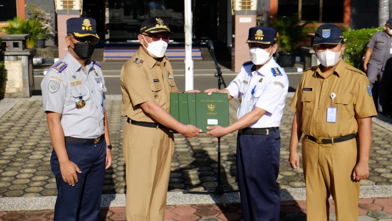Pemkot Depok Serahkan Sertifikat Tanah Terminal Jatijajar ke Kemenhub