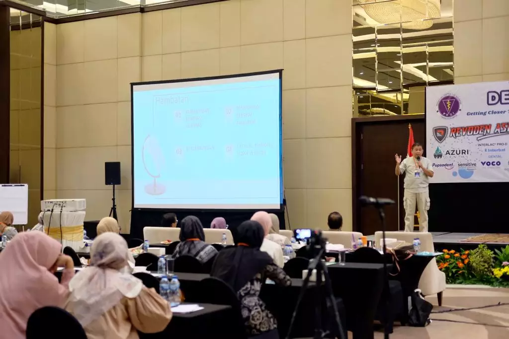 Seminar Depok Dontia 2023, Dokter Gigi Dibekali Wawasan Teknologi di Era Industri 4.0