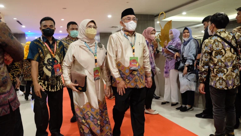 Kenakan Batik Belimbing Khas Depok, Wali Kota Hadiri Malam Gala Dinner Apeksi