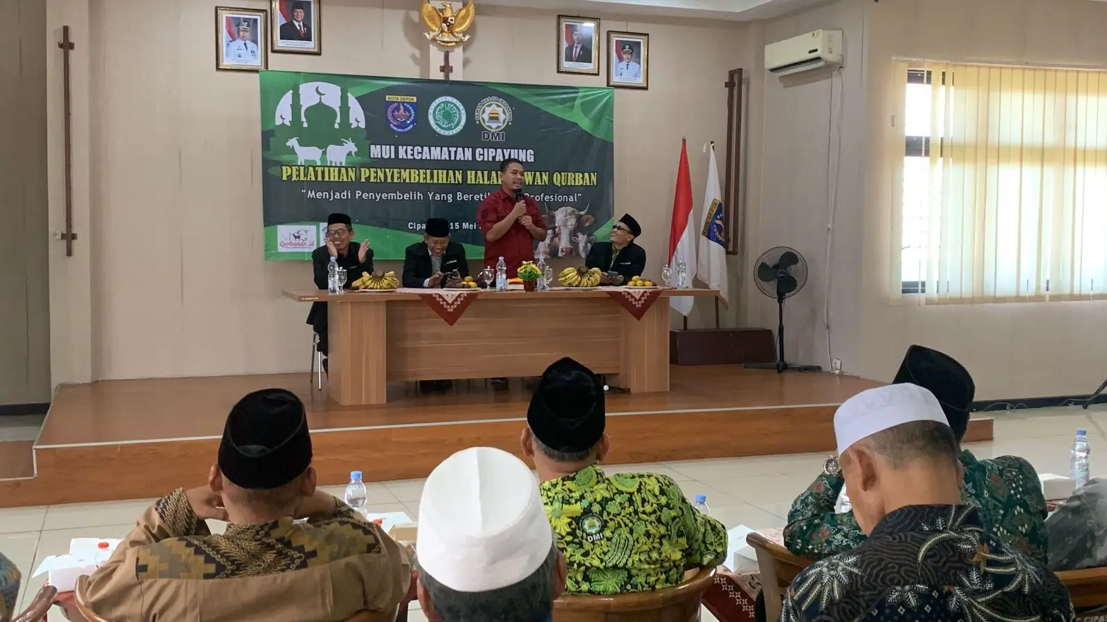 Puluhan Pengurus Masjid dan Musala di Cipayung Dibekali Ilmu Sembelih Hewan Kurban