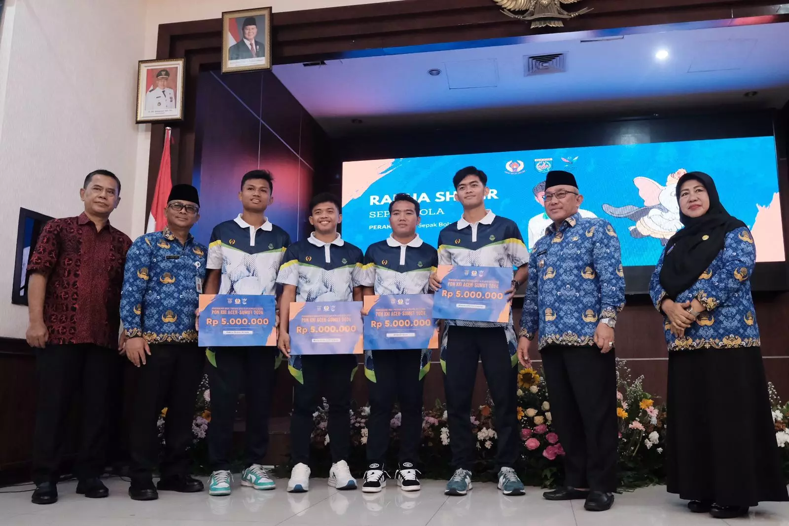 Wali Kota Depok Serahkan Penghargaan Imbal Prestasi Bagi Atlet PON Aceh-Sumut 2024