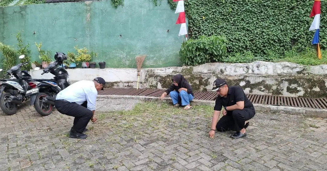 Mengenal AKAMSIH, Kebiasaan Baru Pegawai Kelurahan Panmas Sebelum Melayani Warga