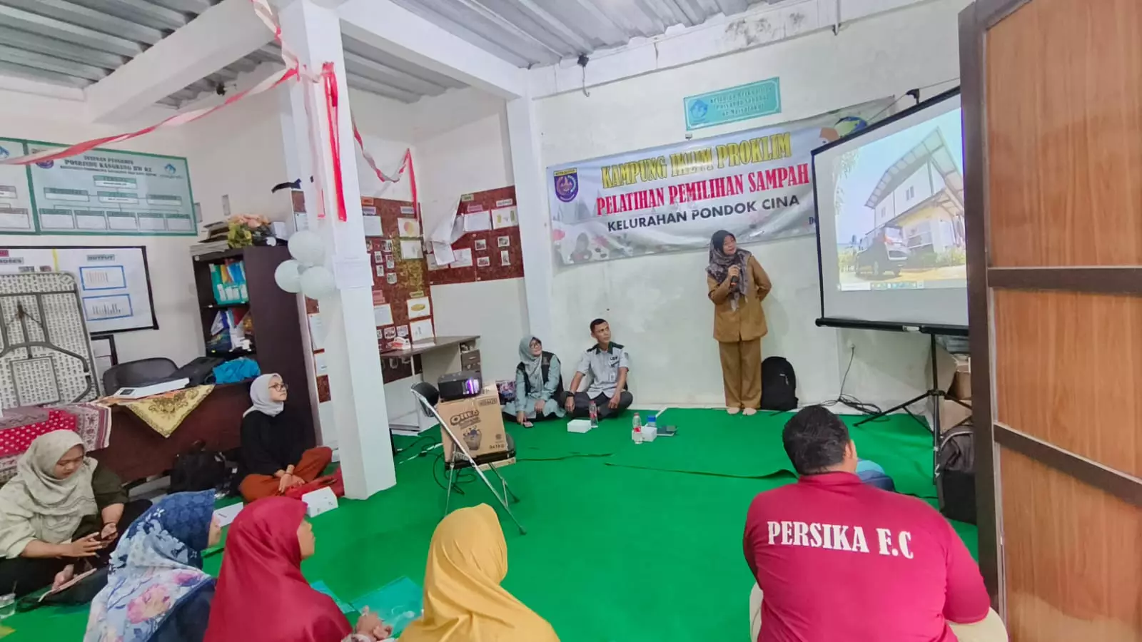 Timsos 3R Kecamatan Beji Ajak Warga Pocin Budayakan Pilah Sampah