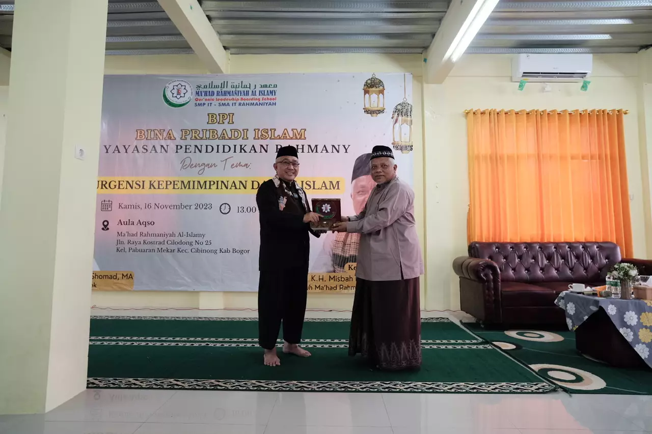 Wali Kota Depok Hadiri Bina Pribadi Islami di Ma'had Rahmaniyah Al Islamy