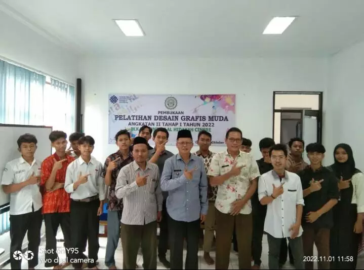 Lurah Cinere Apresiasi Pelatihan Desain Grafis untuk Warga