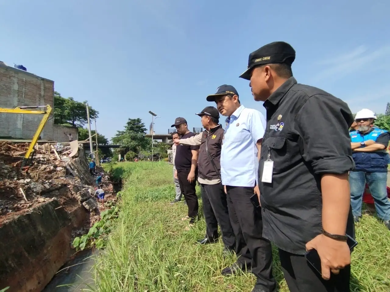 Sebabkan Banjir, Wakil Wali Kota Depok Tinjau Tembok Jebol di Kelurahan Gandul