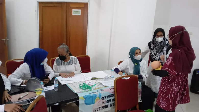 Tingkatkan Pelayanan, Puskesmas Mampang Latih 90 Kader Posyandu