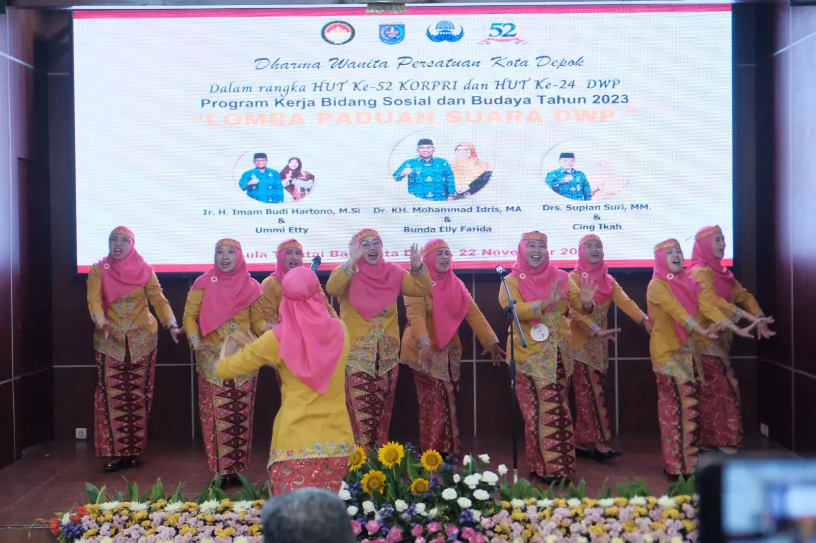 Tampil Memukau, DWP Disporyata Depok Raih Juara Pertama Lomba Paduan Suara