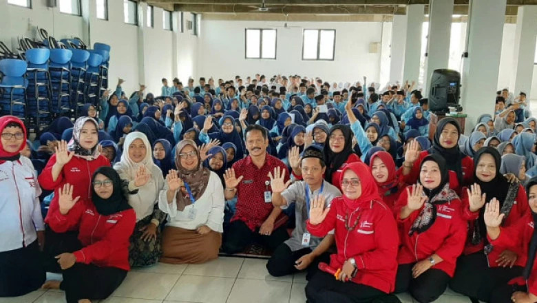300 Pelajar YPKMD Diedukasi Bahaya HIV/AIDS