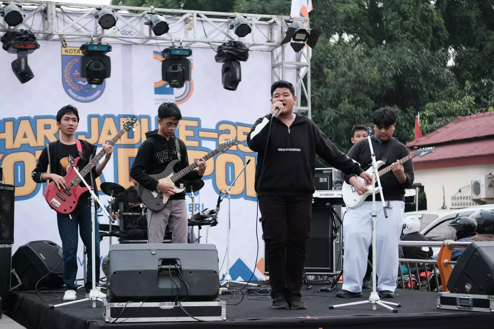 Band Pelajar Goyang Panggung Hari Jadi ke-25 Kota Depok di SeCAWAN