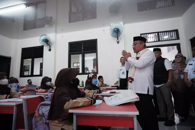 Resmikan Gedung SDN Sukatani 7, Wali Kota Depok: Jangan Hanya Cerdas Pikiran, Tapi Juga Sosialnya