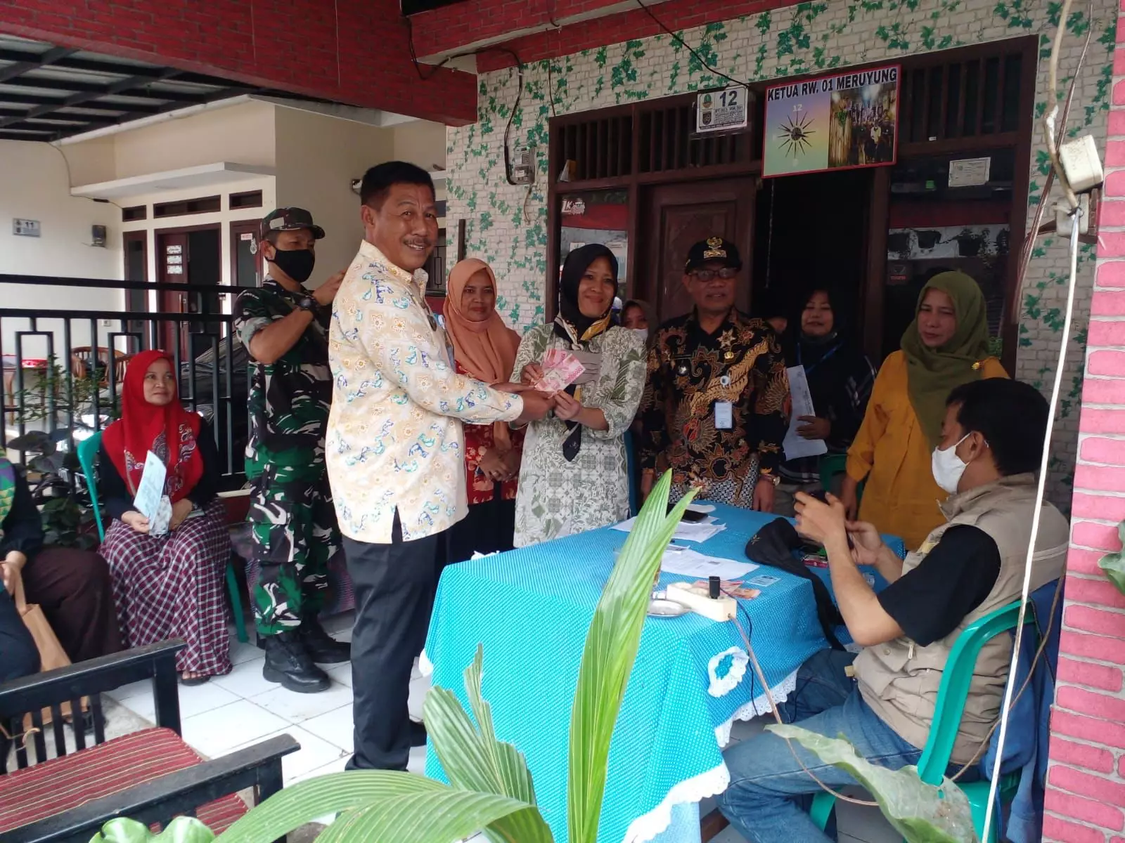 Pantau Penyaluran BLT BBM 2022, Camat Limo: Berjalan Kondusif