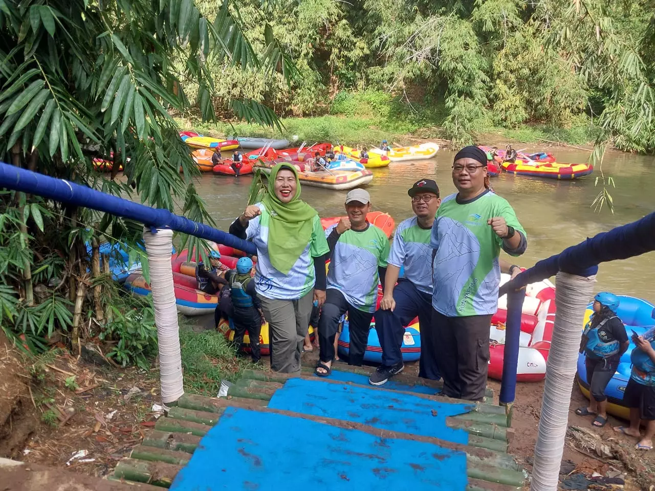 PDAM Tirta Asasta Depok Rayakan HUT ke-13 dengan Fun Rafting di Sungai Ciliwung